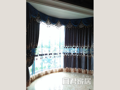 湘龍家園業(yè)主一樓客廳