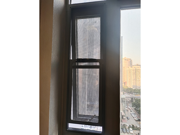 11樓公區(qū)北向窗紗窗把手