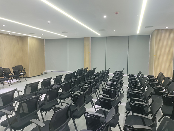 窗簾定制,窗簾加工業(yè)務(wù),紗窗定制,紗窗維護(hù)維修業(yè)務(wù),宜君家居百葉簾,宜君家居電動(dòng)窗簾,宜君家居臺(tái)布、椅套,湖南宜君家居有限公司